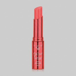 بالم لب رنگی گلدن رز مدل TINTED شماره 02 بافت کرمی، حاوی ویتامین E و هیالورونیک اسید، محافظت SPF 15، ماندگاری و رطوبت‌رسانی بالا، نمای نهایی براق و بدون چسبندگی