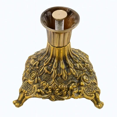 پایه شیرینی‌خوری فلزی آلومینیوم آنتیک با فرم مربع، ابعاد 140×130×130، امکان چسباندن و پیچ کردن روی کار، مناسب سرو با شستشوی دستی