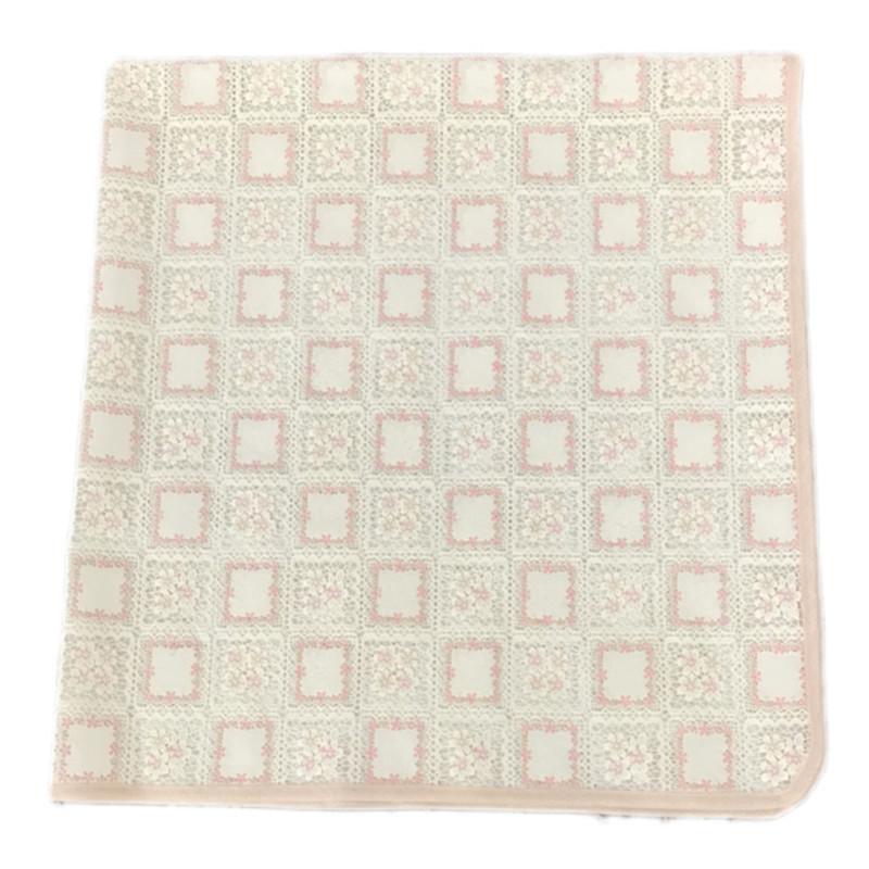 سفره 3 نفره مدل رویال طرح گیپور کد 06 سایز 100×80 سانتی متر