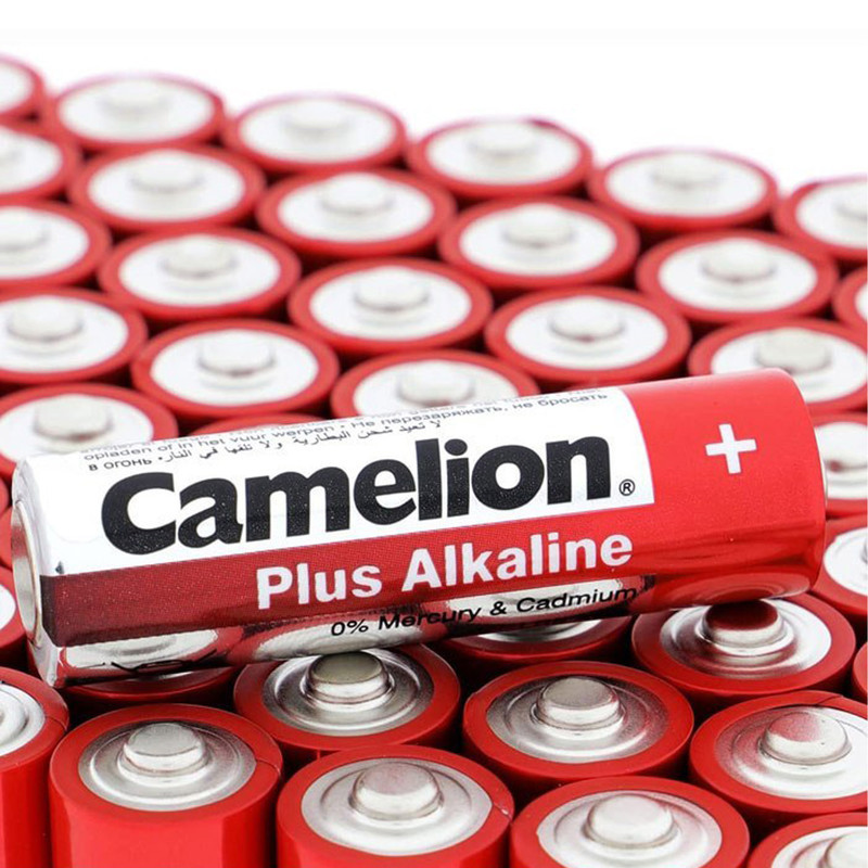 باتری نیم قلمی کملیون مدل Plus Alkaline بسته 4 عددی