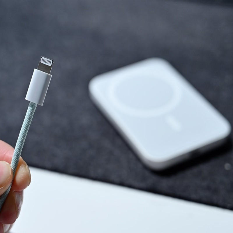 پاوربانک مدل MagSafe ظرفیت 1460 میلی آمپر ساعت
