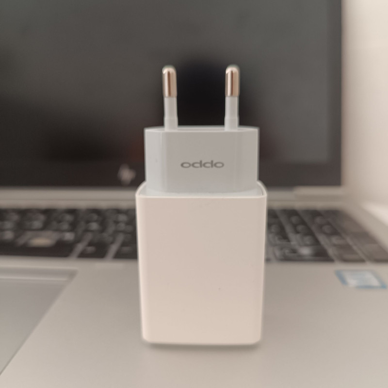 شارژر دیواری 10 وات اوپو مدل AK933YH به همراه کابل USB-C
