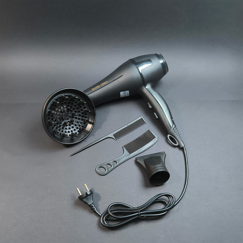 سشوار سیلور کرست مدل SC-D013 با موتور AC، توان 5000 وات، فناوری تولید یون، تنظیم دما و سرعت در 2 حالت و همراه با دیفیوزر و نازل متمرکزکننده