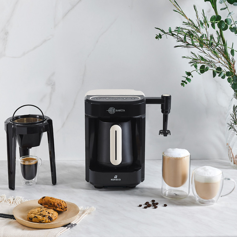 قهوه‌ساز کاراجا مدل Barista Türk، ظرفیت دم‌آوری پنج فنجان با فیلتر الیافی، دارای کف ساز شیر