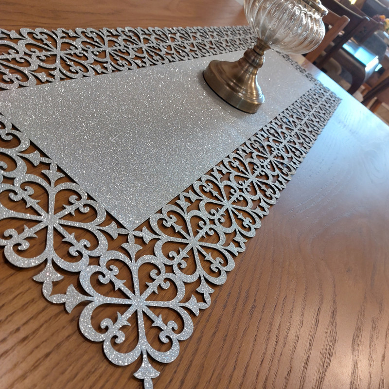 رومیزی مدل نیلوفر سایز 135x40 سانتی‌متر