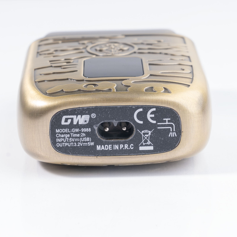 ماشین اصلاح موی صورت جی دبلیو مدل GW-9988، اصلاح به صورت صفر زن، طراحی ارگونومیک، نمایشگر LCD، منبع انرژی با کابل USB، تکنولوژی اصلاح به صورت شیو فویلی