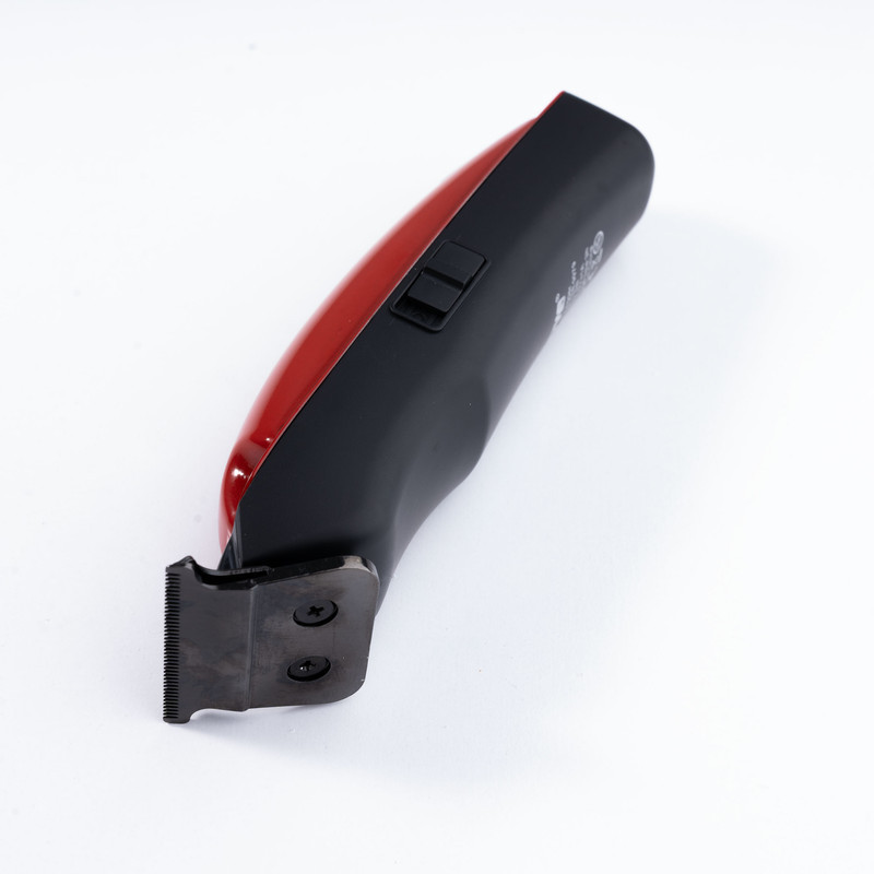 ماشین اصلاح موی سر و صورت جی دبلیو مدل GW-9979، اصلاح به صورت صفر زن، خط زن، منبع انرژی باتری، تکنولوژی اصلاح به صورت تریمر، مدت زمان شارژ 120 دقیقه و مدت زمان استفاده پس از شارژ 120 دقیقه، به همراه کابل شارژ، برس تمیزکننده، روغن، 4 عدد شانه، عملکرد توربو