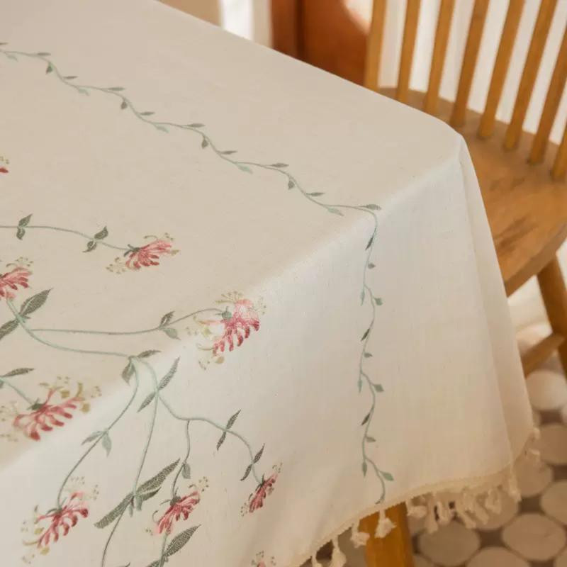 رومیزی مدل فلورا سایز 140x140 سانتی‌متر