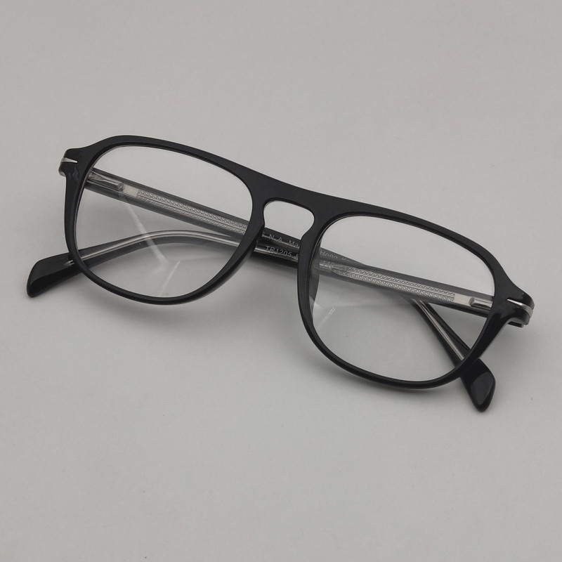 فریم عینک طبی مستطیلی مدل TR1205 C1 مناسب برای انواع فرم صورت به همراه کاور آفتابی مجموعه 6 عددی