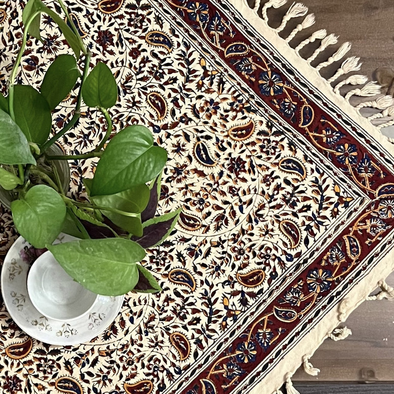 رومیزی مدل قلمکار سرو سایز 60x60 سانتی‌متر