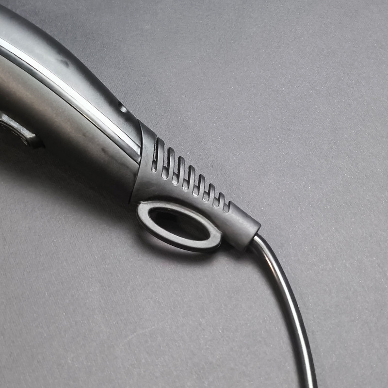 سشوار سیلور کرست مدل SC-D013 با موتور AC، توان 5000 وات، فناوری تولید یون، تنظیم دما و سرعت در 2 حالت و همراه با دیفیوزر و نازل متمرکزکننده