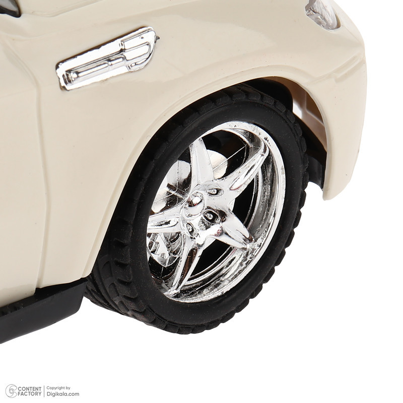 ماشین بازی کنترلی مدل سواری طرح BMW دارای چراغ و قابلیت حرکت در چهار جهت جلو، عقب، چپ و راست، بدنه پلاستیکی سبک و ابعاد 150x70x100 میلی‌متر