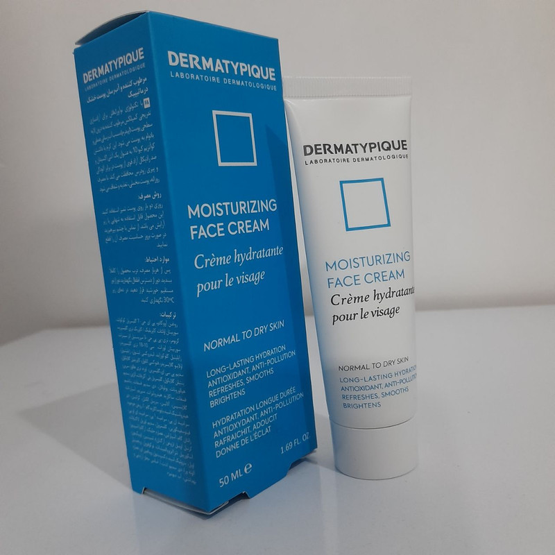 کرم آبرسان دست و صورت و گردن درماتیپیک مدل Anti_pollution.antioxidant مناسب برای پوست خشک حجم 50 میلی‌لیتر