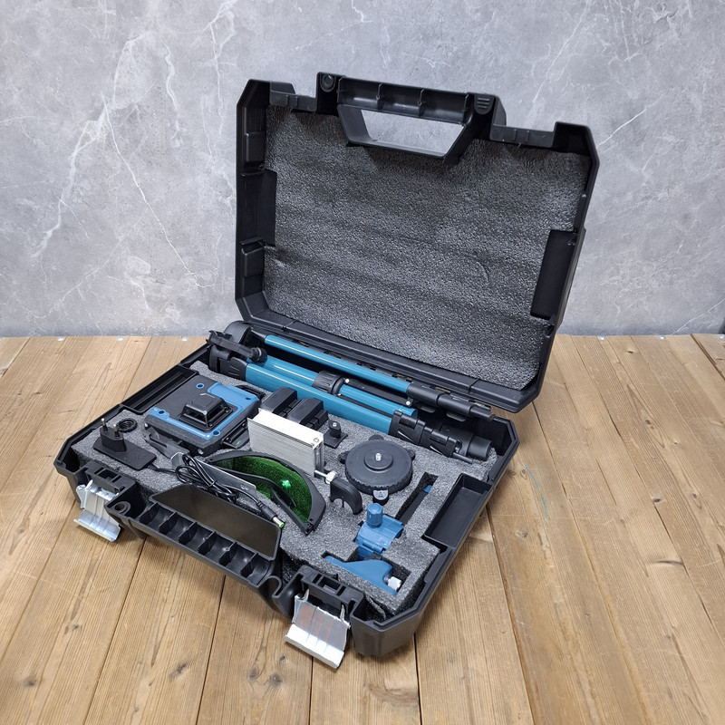تراز لیزری صنعتی ماکیتا مدل W_22 مجموعه 14 عددی