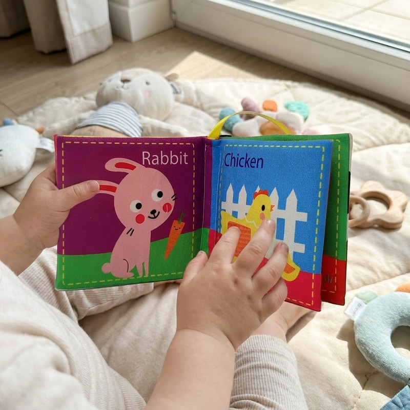 کتاب پارچه ای انتشارات ماه کوچولو مدل حیوانات اهلی