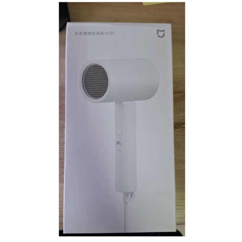 سشوار مسافرتی 1600 وات میجیا مدل H101، موتور AC، وزن 500 گرم، دارای سری متمرکز‌کننده باریک با ویژگی صاف‌کنندگی، حجم‌دهندگی، با قابلیت باد سرد