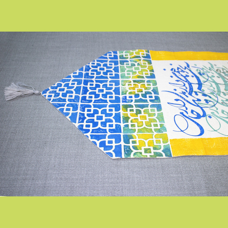 رانر طرح کاشی کد RU4090 به همراه کاور کوسن