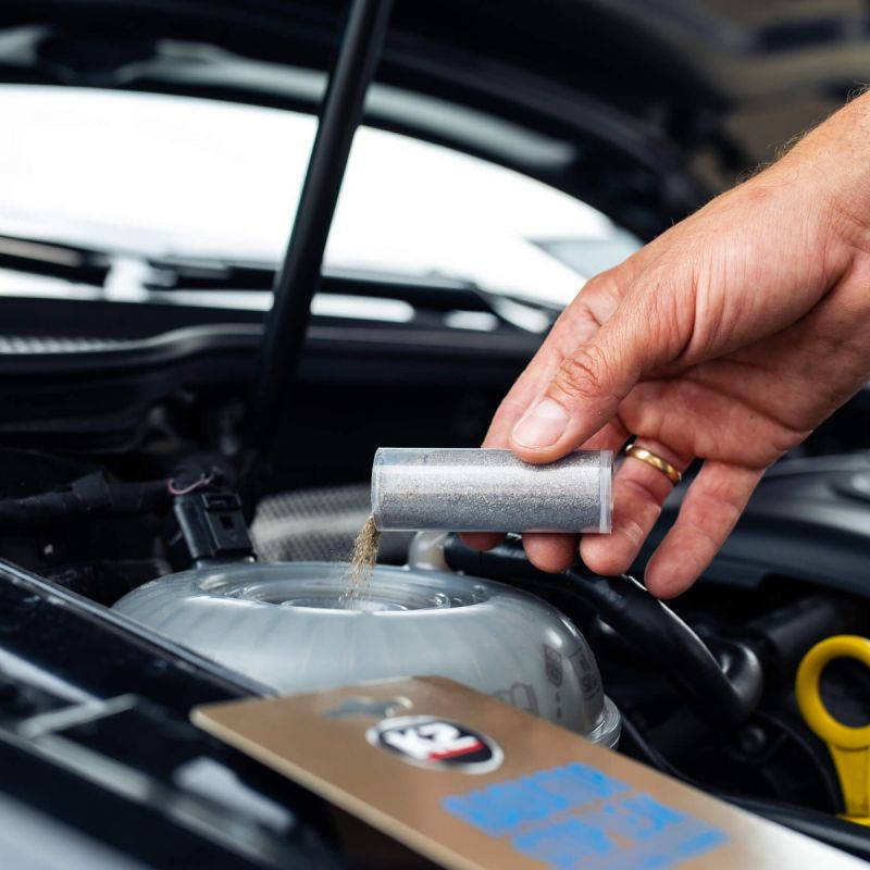 پودر نشت‌گیر رادیاتور کی تو مدل Radiator Stop Leak وزن 18.5 گرم