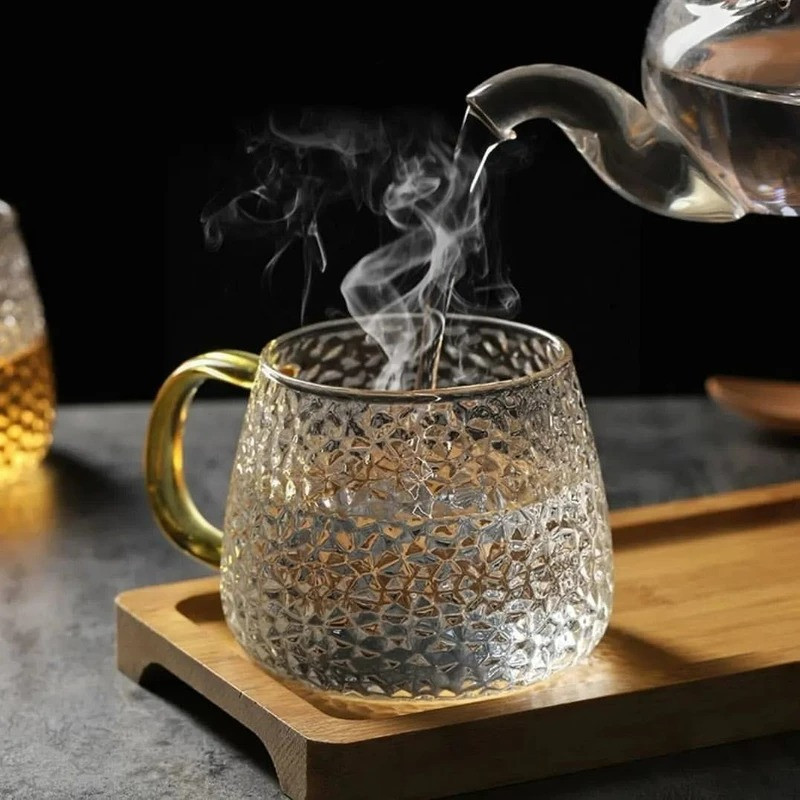 لیوان مدل پیرکس دسته رنگی کد 450ML