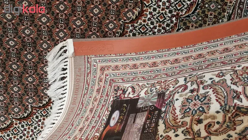 فرش ماشینی زمرد مشهد مدل ریز ماهی زمینه بژ