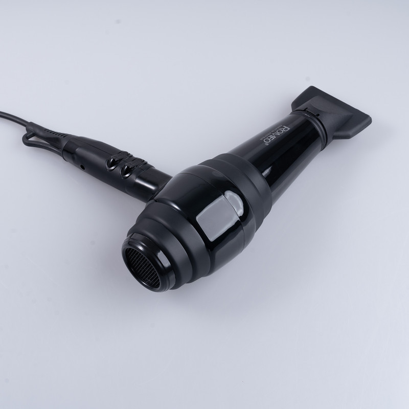 سشوار حرفه‌ای 2400 وات رومئو مدل RM-5252، موتور AC، وزن 682 گرم، دارای سری متمرکز‌کننده باریک با ویژگی صاف‌کنندگی، با قابلیت فناوری تولید یون