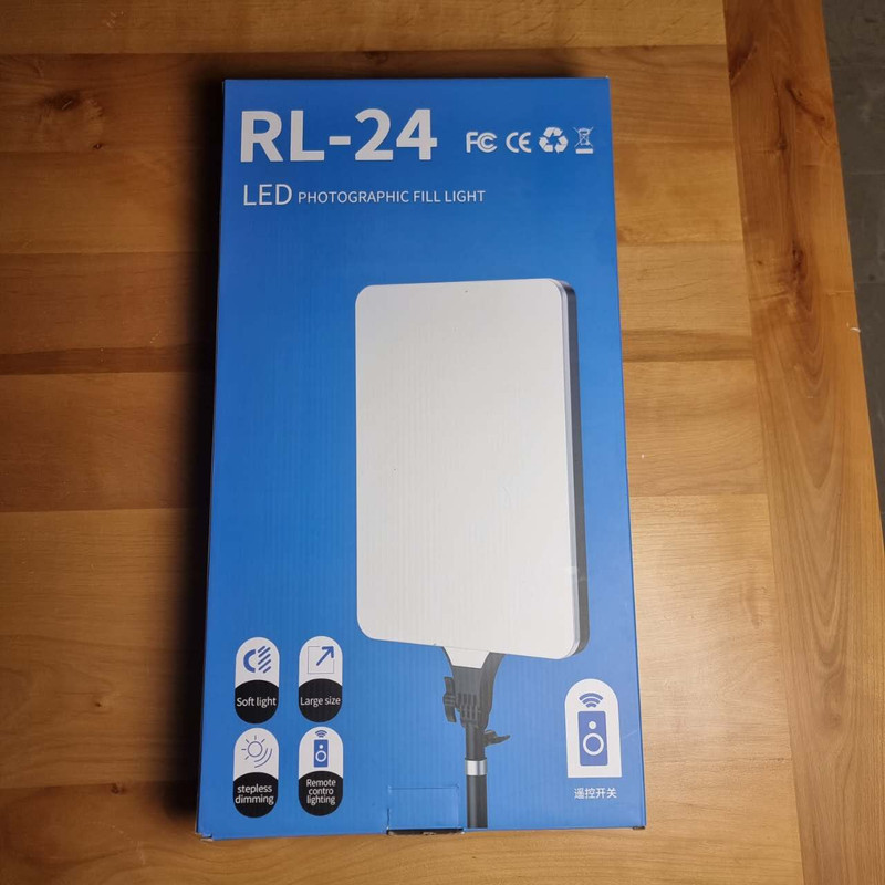 نور ثابت ال ای دی مدل RL-24K به همراه سه پایه