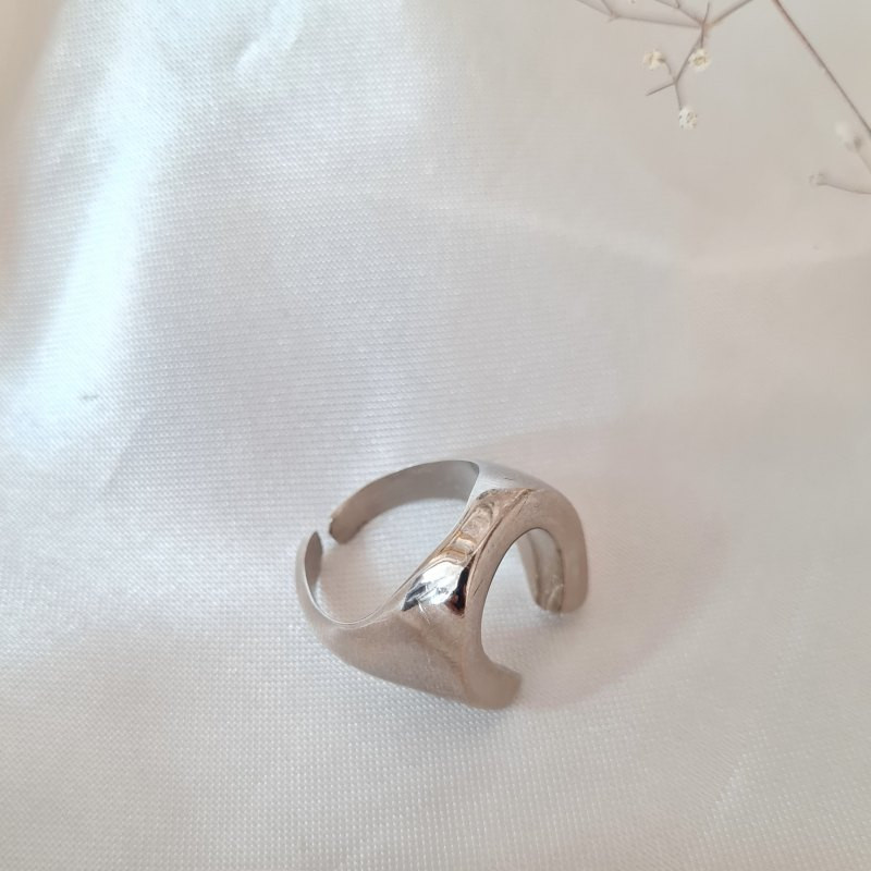 انگشتر گالری عزیزی طرح نعل مدل 15830