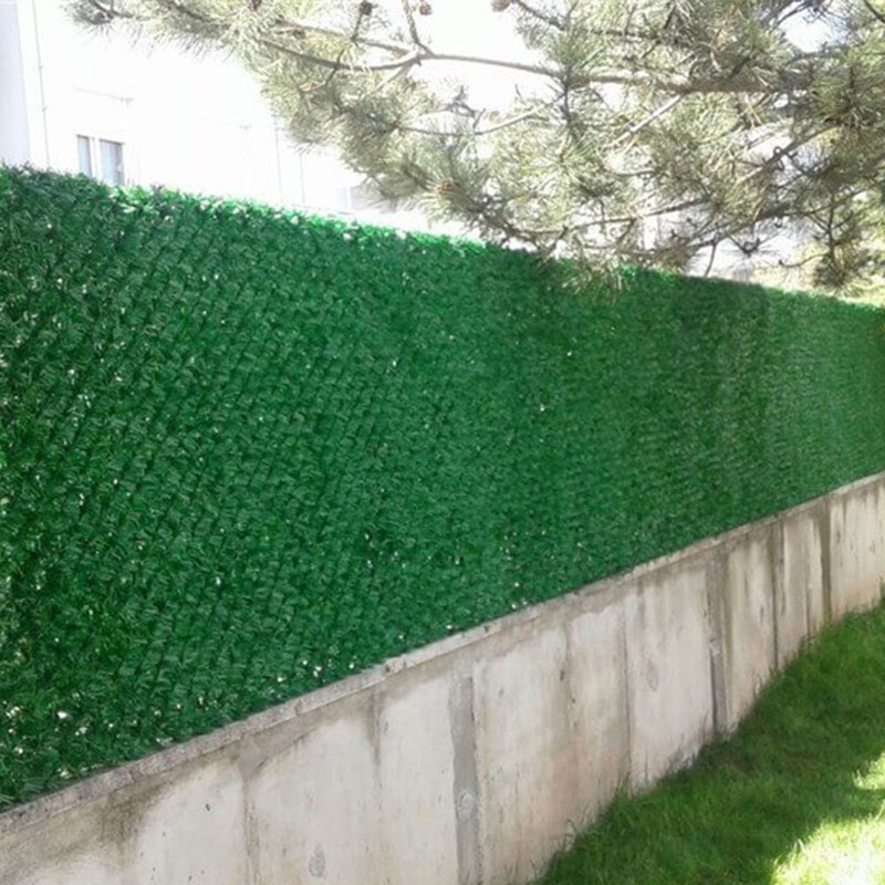 دیوارپوش مدل فنس چمنی چشمه 4 سایز 2×2 متر