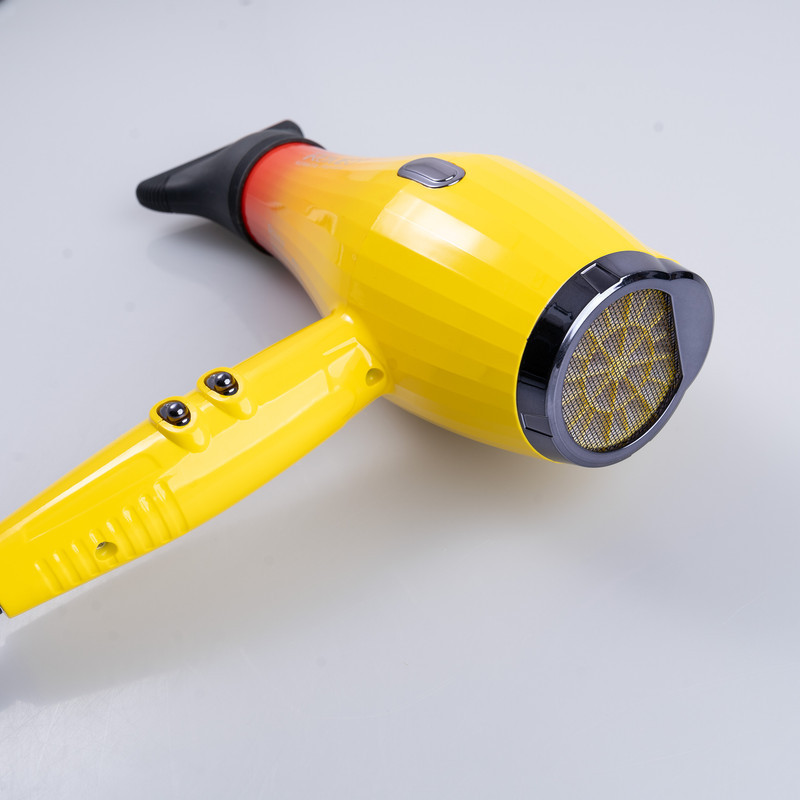 سشوار حرفه‌ای 2200 وات رومئو مدل RM-5151، موتور AC، وزن 682 گرم، دارای سری متمرکز‌کننده باریک با ویژگی صاف‌کنندگی، با قابلیت باد سرد، فناوری تولید یون