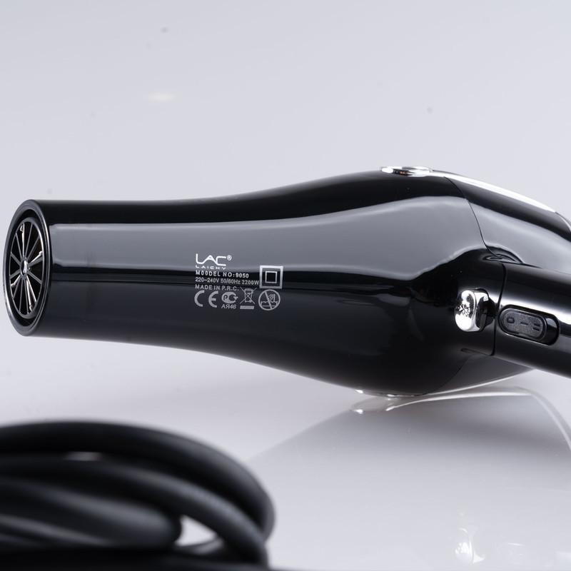 سشوار حرفه‌ای 2200 وات لایچی مدل L-9050، موتور AC، وزن 990 گرم، المنت فلز، دارای سری متمرکز‌کننده باریک با ویژگی صاف‌کنندگی، با قابلیت باد سرد