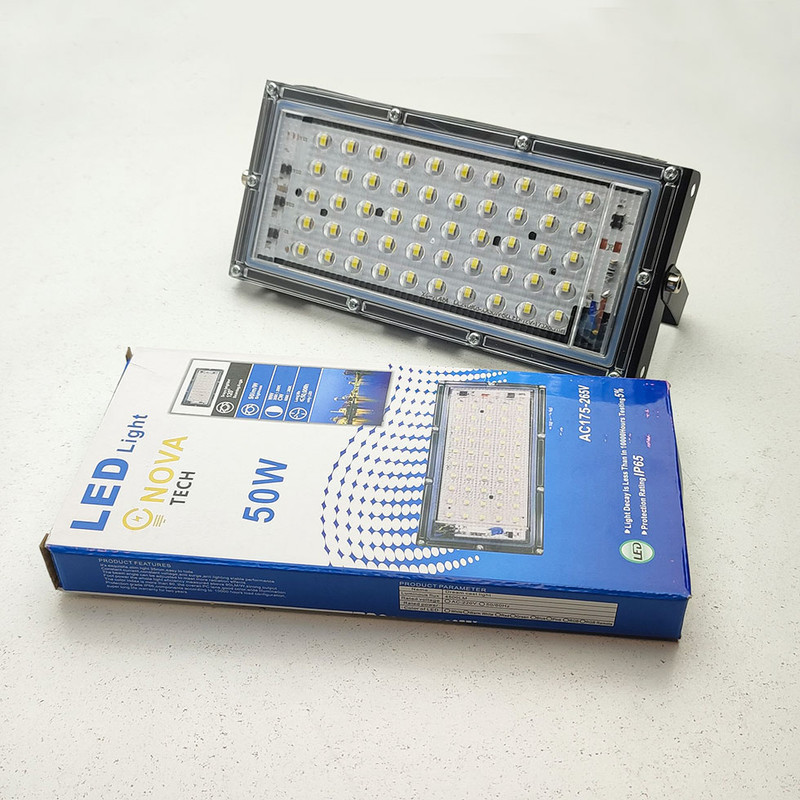 پروژکتور ال ای دی 50 وات نوآتک مدل IP65 بیلبوردی بسته 4 عددی
