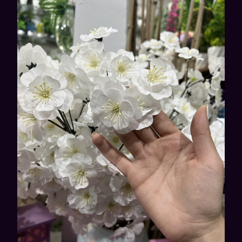 گل مصنوعی شکوفه ریزه ارتفاع 70 سانتی‌متر مجموعه 3 عددی سبک و کم‌وزن مناسب دکوراسیون و تزئینات داخلی