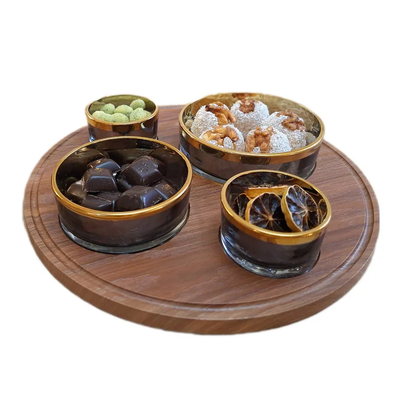 اردورخوری چهار عددی مدل W1420 با سینی چوبی قطر 28.5 سانتی‌متر، کاسه‌های کریستالی در اندازه‌های متنوع، طراحی دایره‌ای، ساخت ایران و شست‌وشو دستی