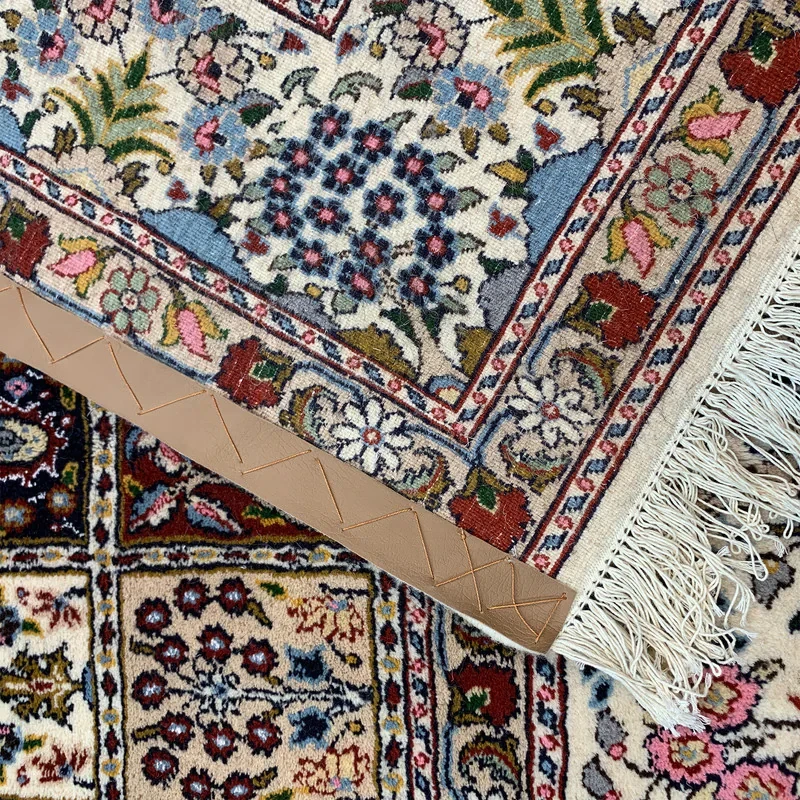 فرش دستباف 4 متری مدل بیرجند طرح خشتی زمینه کرم