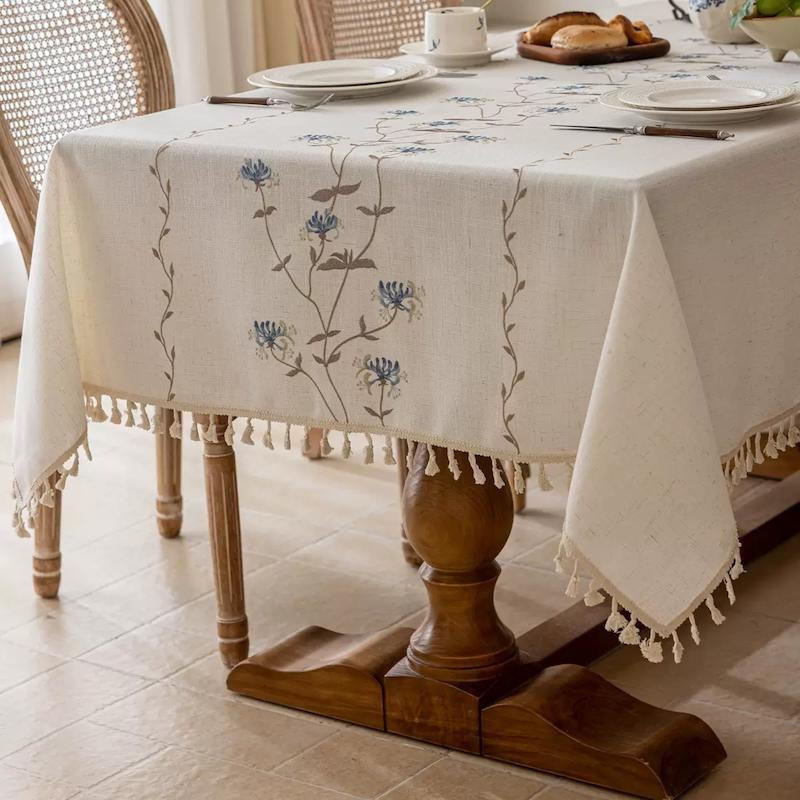 رومیزی مدل فلورا سایز 140x140 سانتی‌متر