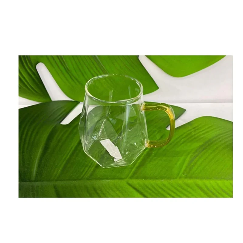 لیوان مدل چند ضلعی دسته رنگی کد XD345