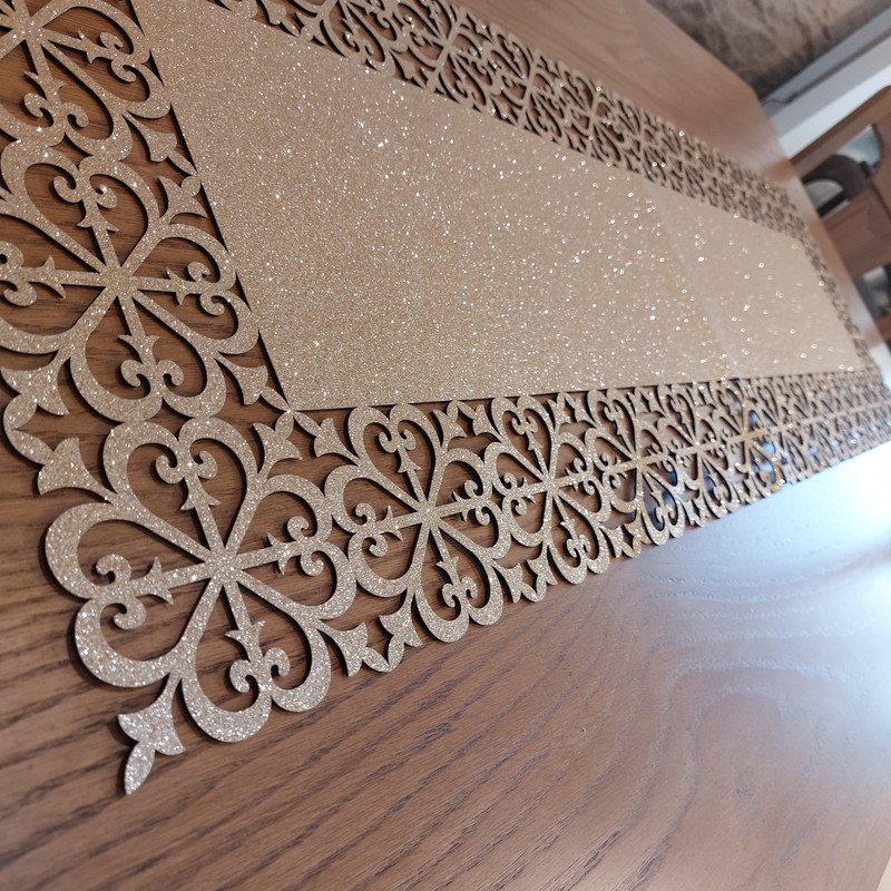 رومیزی مدل نیلوفر سایز 135x40 سانتی‌متر