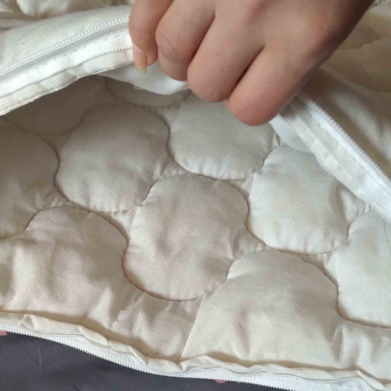 بالش مدل 2 لایه پشم دوزی شده