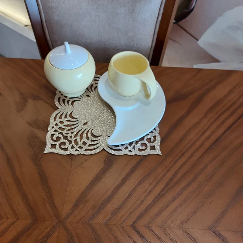 رومیزی مدل دکور طرح نسیم کد 22cm