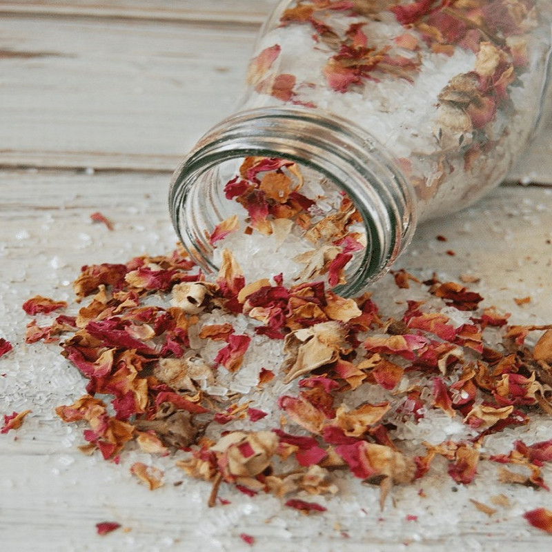 نمک حمام رز گلد مدل RoseTea  وزن 650 گرم
