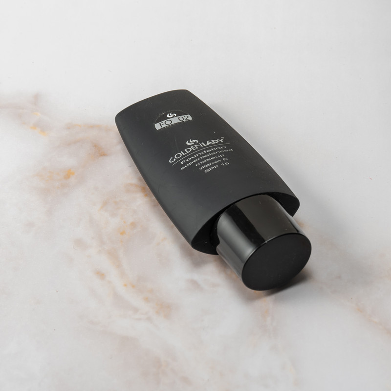 کرم پودر مایع SPF 15 گلدن لیدی مدل Desert Golden شماره 02 مناسب برای انواع پوست حجم 30 میلی‌لیتر