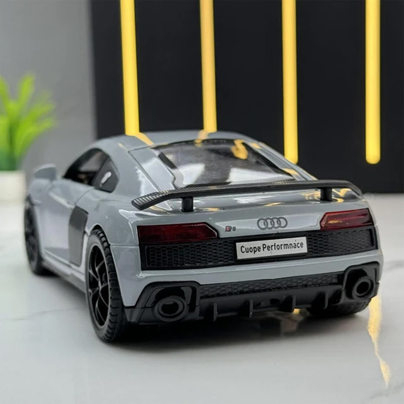ماشین بازی ناب سل مدل موزیکال چراغ دار AUDI R8