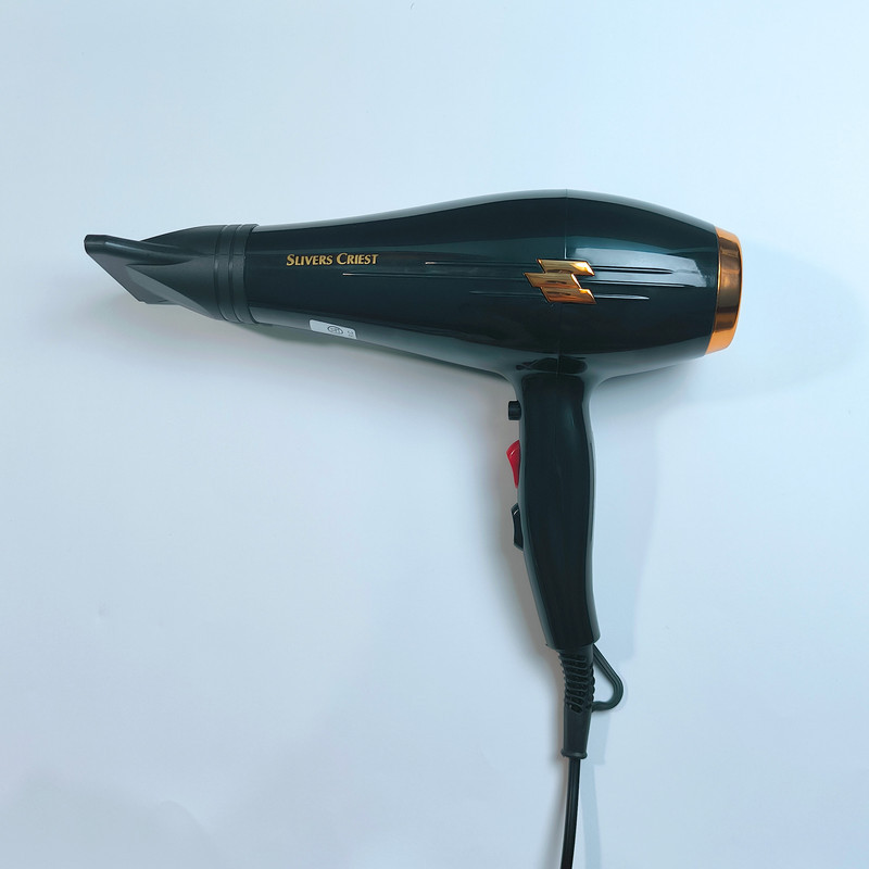 سشوار حرفه‌ای سیلور کرست مدل SC-D014 با موتور AC 3000 وات، فناوری تولید یون، تنظیم دما در 3 حالت و سرعت در 2 حالت، دارای نازل متمرکزکننده و 2 شانه، کابل 1.5 متری و چرخان 360 درجه