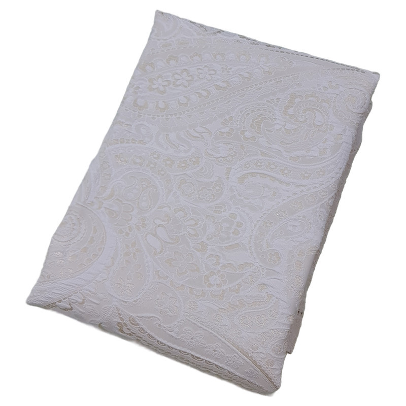 رومیزی رزین تاژ مدل بته جقه سایز 150x150 سانتی‌متر