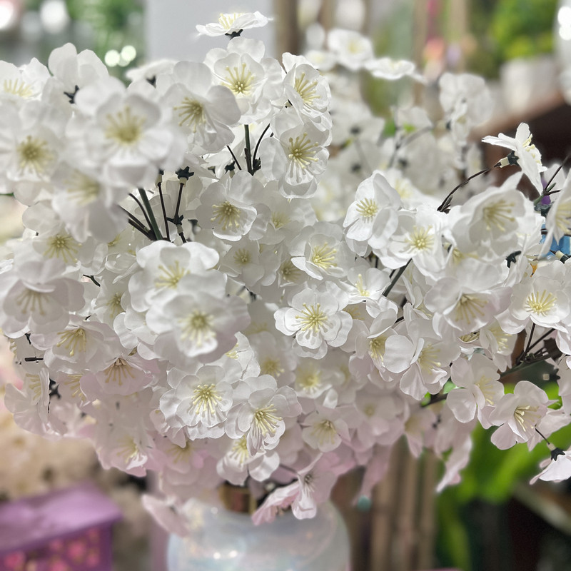 گل مصنوعی شکوفه ریزه ارتفاع 70 سانتی‌متر مجموعه 3 عددی سبک و کم‌وزن مناسب دکوراسیون و تزئینات داخلی