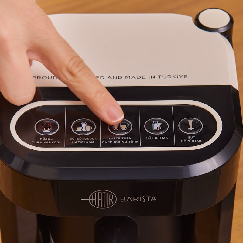 قهوه‌ساز کاراجا مدل Barista Türk، ظرفیت دم‌آوری پنج فنجان با فیلتر الیافی، دارای کف ساز شیر