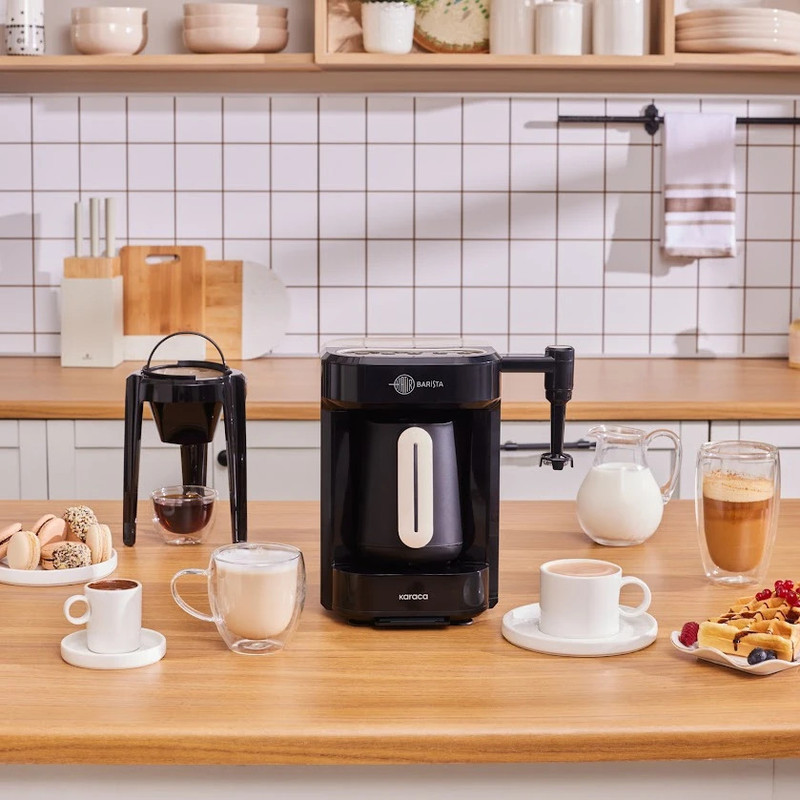 قهوه‌ساز کاراجا مدل Barista Türk، ظرفیت دم‌آوری پنج فنجان با فیلتر الیافی، دارای کف ساز شیر