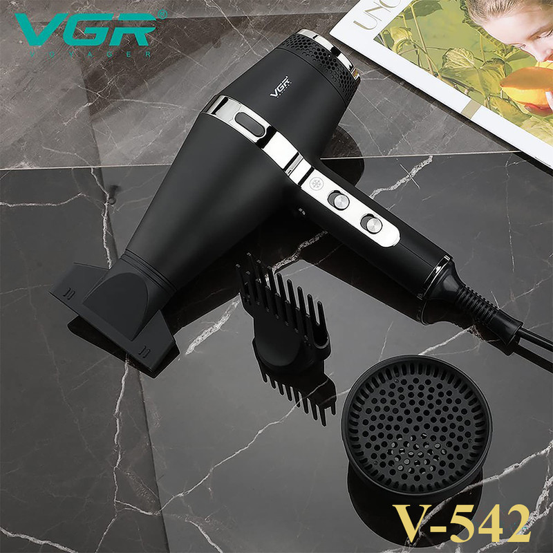 سشوار حرفه‌ای 2400 وات وی جی ار مدل 542، موتور AC، وزن 1200 گرم، المنت سرامیک تورمالین، دارای سری متمرکز‌کننده باریک، دیسپانسر، سری شانه‌دار با ویژگی صاف‌کنندگی، با قابلیت باد سرد