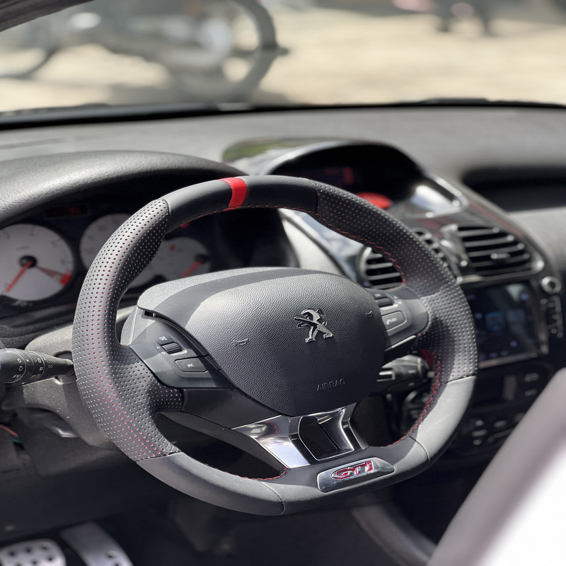 غربیلک فرمان با مکانیزم بوق مدل 208GTI مناسب برای پژو 206 و 207