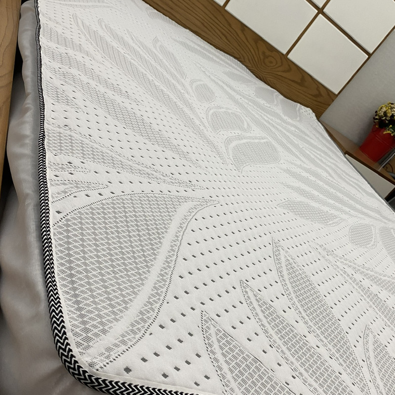 محافظ تشک لایت نایت مدل ضدآب دو نفره سایز 200x180 سانتی متر